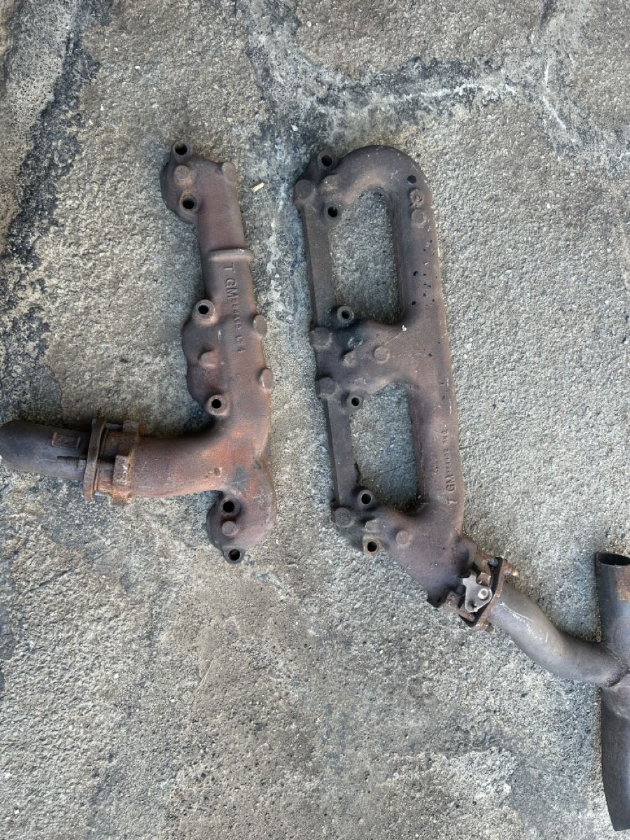 Chevrolet Sistemi di scarico: Collecteurs V8 Chevrolet  – Usato da Bevaix venduto da Deymeca 1