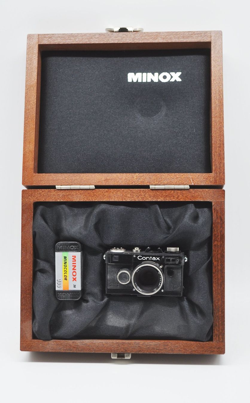 Contax Fotocamera: Minox Mini Contax Type Holzschatulle neu – Nuovo e nell'imballaggio originale da Wollerau venduto da Rosh0 1