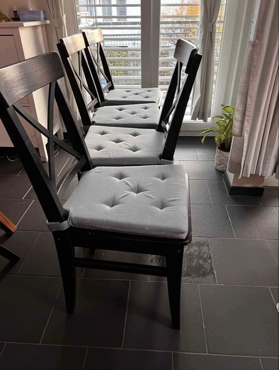 Ikea Sedie: 4 Esszimmerstuhlen ( dining chairs) – Usato da Nussbaumen AG venduto da pabitra05