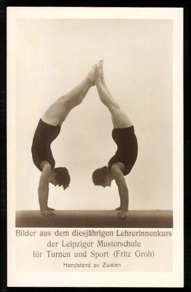 Fotografie &  Plakate: Fotografie Ansicht Leipzig, Handstand zu – Gebraucht aus Berlin von bartko-reher