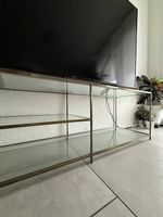Modernes TV Lowboard aus Glas & Goldmetall