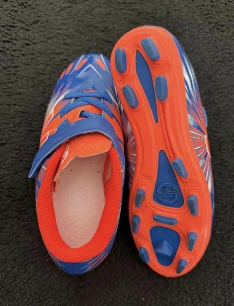 Chaussures garçon: Fussballschuhe  – Neuf (Voir description) à Aarwangen par LaRose09