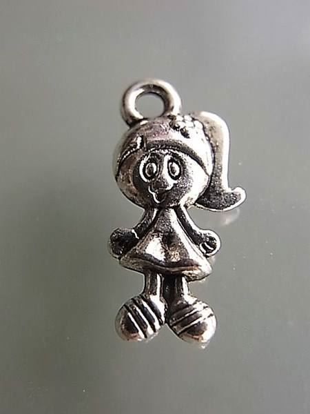 Rimorchi: Anhänger Mädchen   Metall    15x7mm – Nuovo (secondo la descrizione) da Alpnachstad venduto da perlengaby