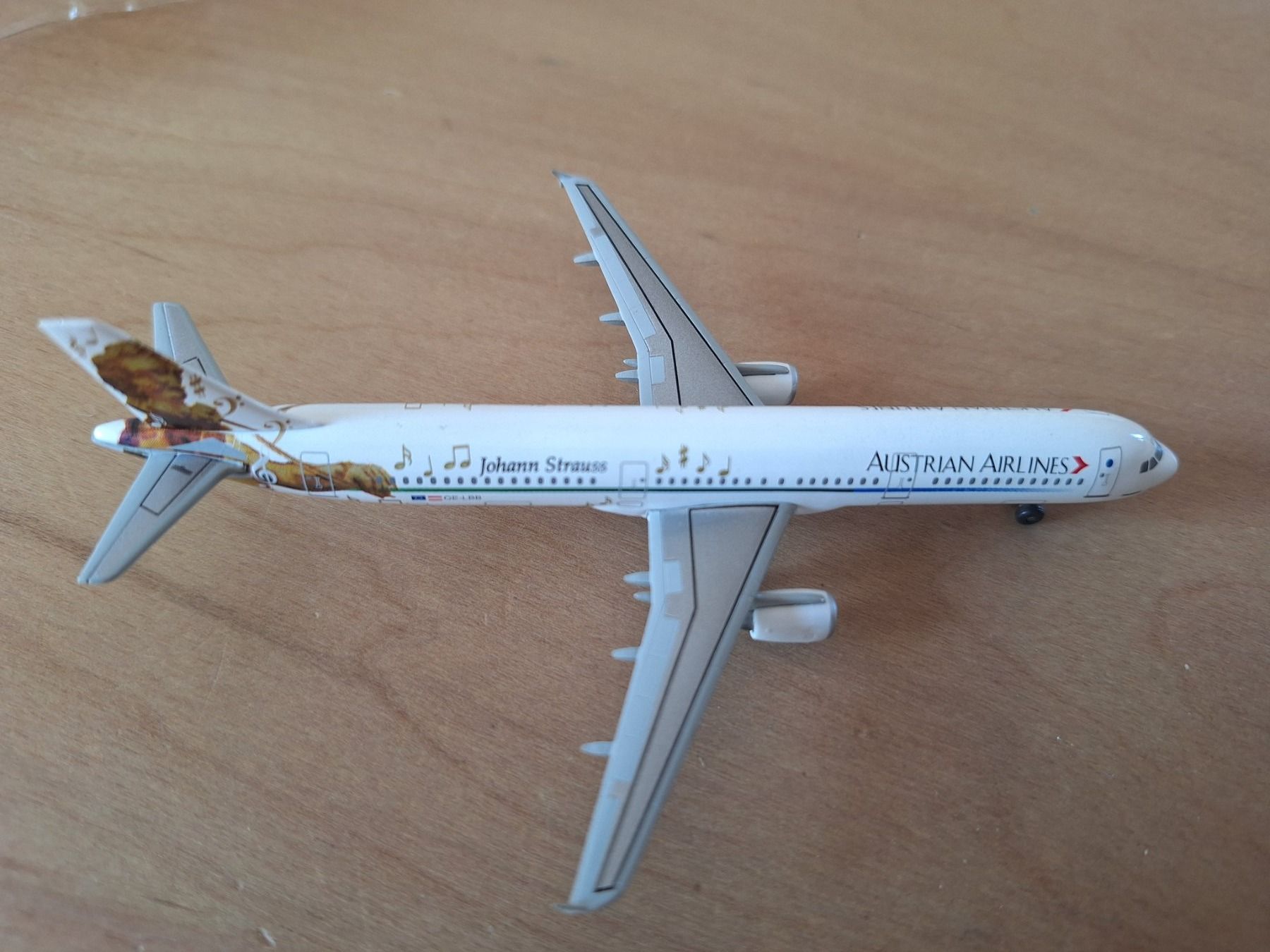 Airbus Modellbausätze & Standmodelle: Austrian Airlines Pinzgau  A321-111 1:400 – Gebraucht aus Sargans von nicsam1815 1