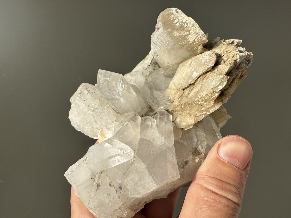 Minerali & Pietre curative: Quarz Calcit Piz Beverin – Usato da Oberuzwil venduto da Crystall0 5