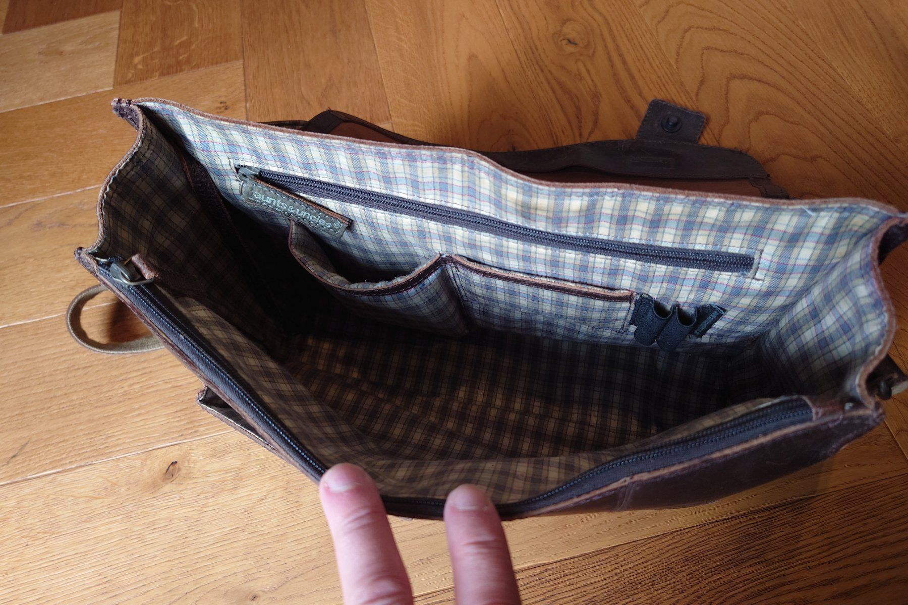 Aunts & Uncles Taschen: Aunts & Uncles Ledertasche, Braun – Gebraucht aus Stäfa von SirBobbey 5