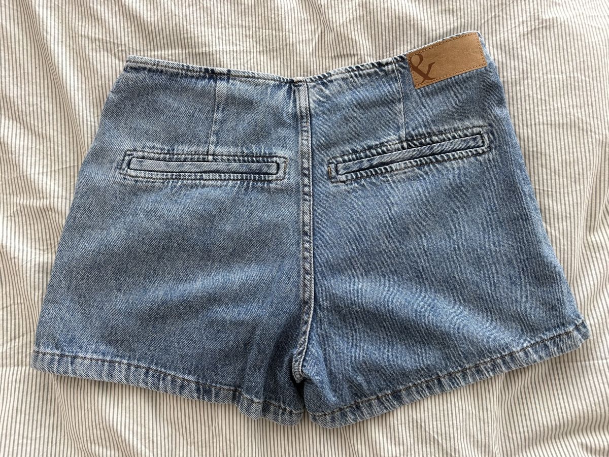 C&A Jeans: Jeans Shorts Gr 38 von C&A – Nuovo (secondo la descrizione) da Rümlang venduto da euqinom16 2