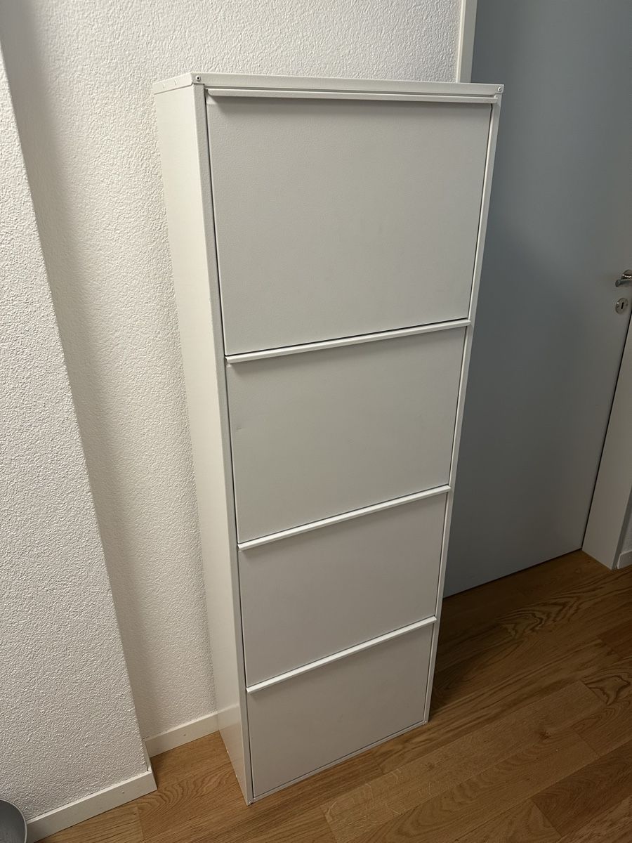 Camions-bennes: Schuhschrank H-Design – D'occasion à Zürich par Brik233