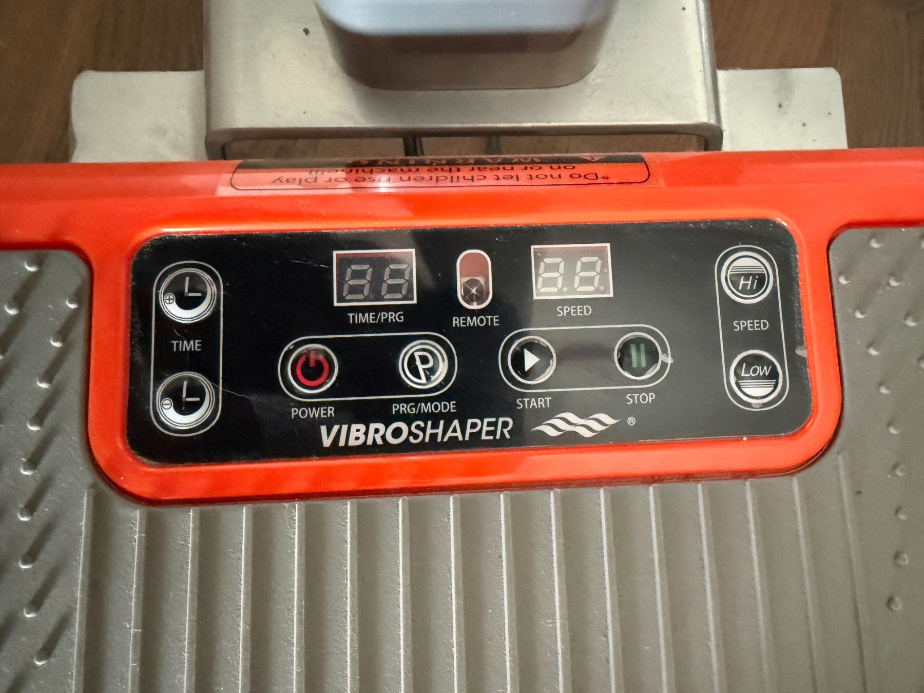 Vibroshaper Hometrainer: Vibro Shaper Power Plate mit Stange – Usato da Ennetbaden venduto da Nzricardo 3