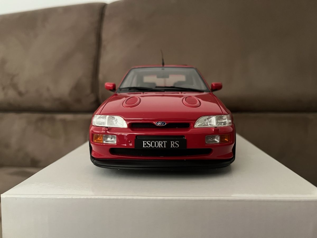 Otto Models Modellini d'auto: Ford Escort RS Cosworth 1/18 – Nuovo e nell'imballaggio originale da Saxon venduto da Kwik25 2
