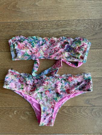 CALZEDONIA bikini with flowery lace style, size S