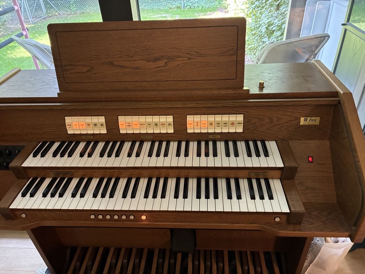 Musikinstrumente: Orgue, Content Étude 30 chêne foncé  – Gebraucht aus Le Grand-Saconnex von Jacoline 3