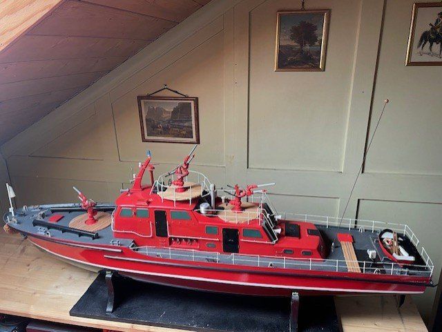 Robbe Modellismo RC: RC Modellschiff Löschkreuzer – Usato da Kehrsatz venduto da techpunk