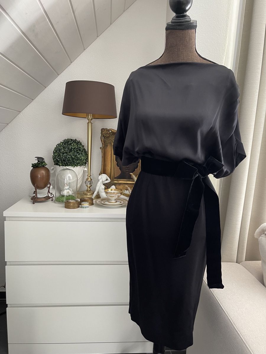 Valentino Vestiti: VALENTINO ROMA Wunderschöne Kleid XS – Usato da Winkel venduto da Glamour-Style 1