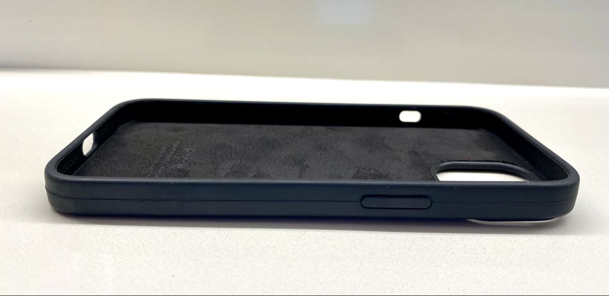 Cover & Protezioni schermo: iPhone 14 Silicon Case schwarz – Usato da Basel venduto da phidelitas 4