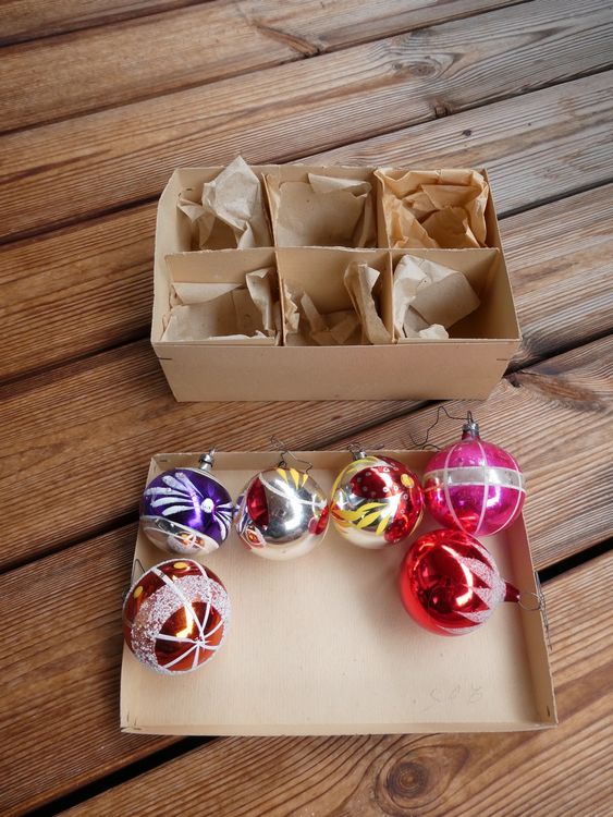 6 antike farbige Weihnachtskugeln in der Originalschachtel Kaufen auf
