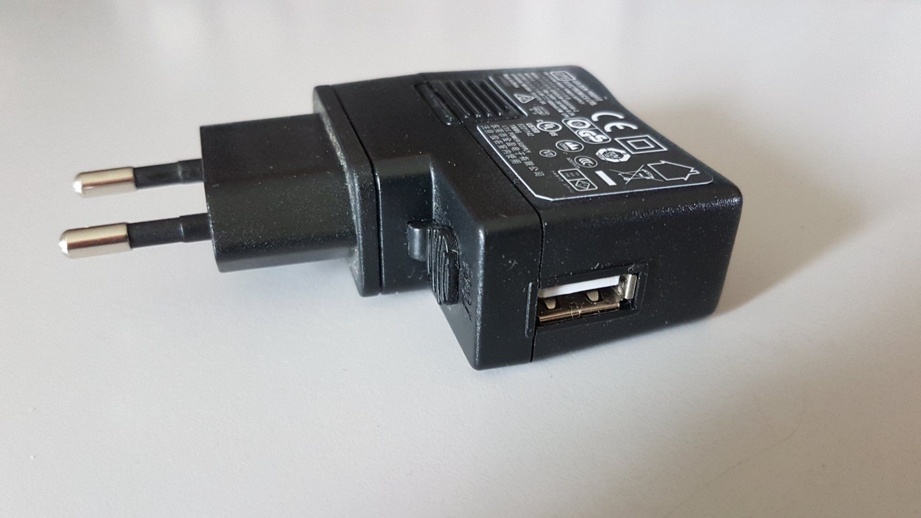 Laufwerke & Adapter: USB Ladegerät/Netzgerät, inkl. Kabel Micro-USB – Gebraucht aus Frauenfeld von Tozz 3
