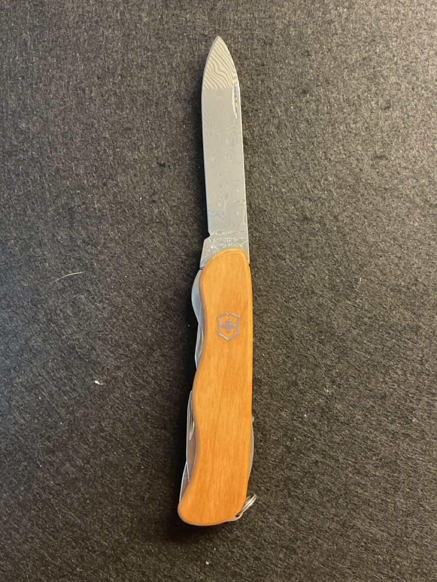 Victorinox Taschenmesser: Victorinox  – Neu und originalverpackt aus Basel von ong72 1