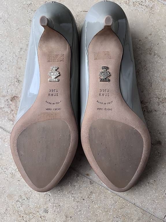 Bally Scarpe da donna: Pumps von Bally, grau, Lack-Leder, 5 cm Absatz – Nuovo (secondo la descrizione) da Zürich venduto da Andreiinha 2