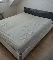 Bett zu verkaufen! Doppelbett mit Lattenrost, 180x200cm