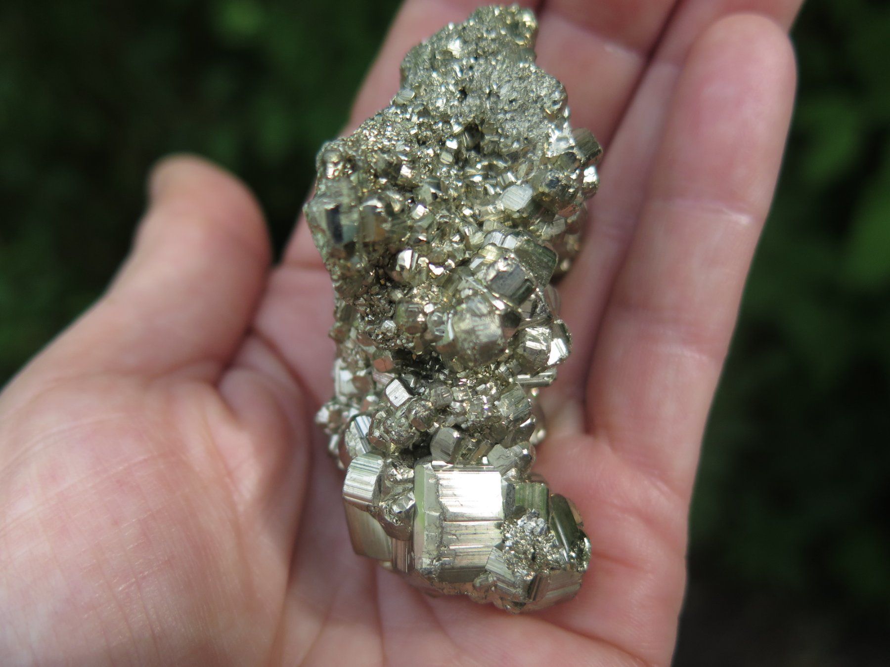 Mineralien & Heilsteine: Pyrit von Peru, sehr Hochglänzend – Gebraucht aus Schaffhausen von Yamakana51L8736OQ8 7