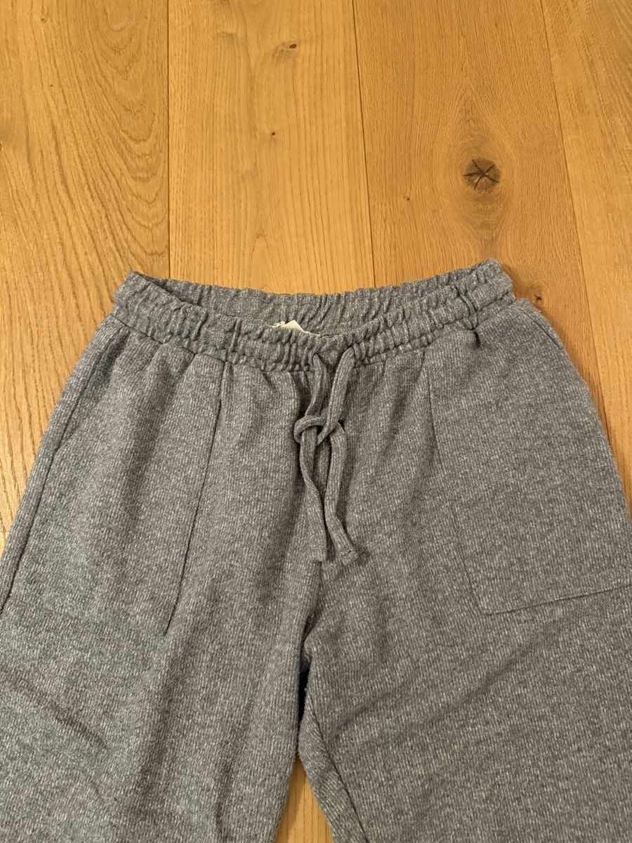 Pull&Bear Pantaloni: Pull&Bear Jogginghose – Usato da Luzern venduto da sydney01. 1