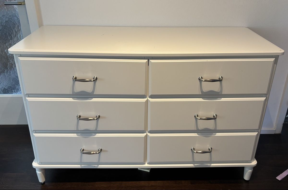 Cassettiere: Ikea Tyssedal Kommode – Usato da Richterswil venduto da chemie.blume