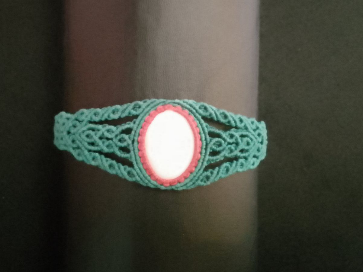 Bracciali & Braccialetti: handgemachtes Makramee Armband mit Perlmutt – Nuovo (secondo la descrizione) da Pfäffikon ZH venduto da Emporos_42 1