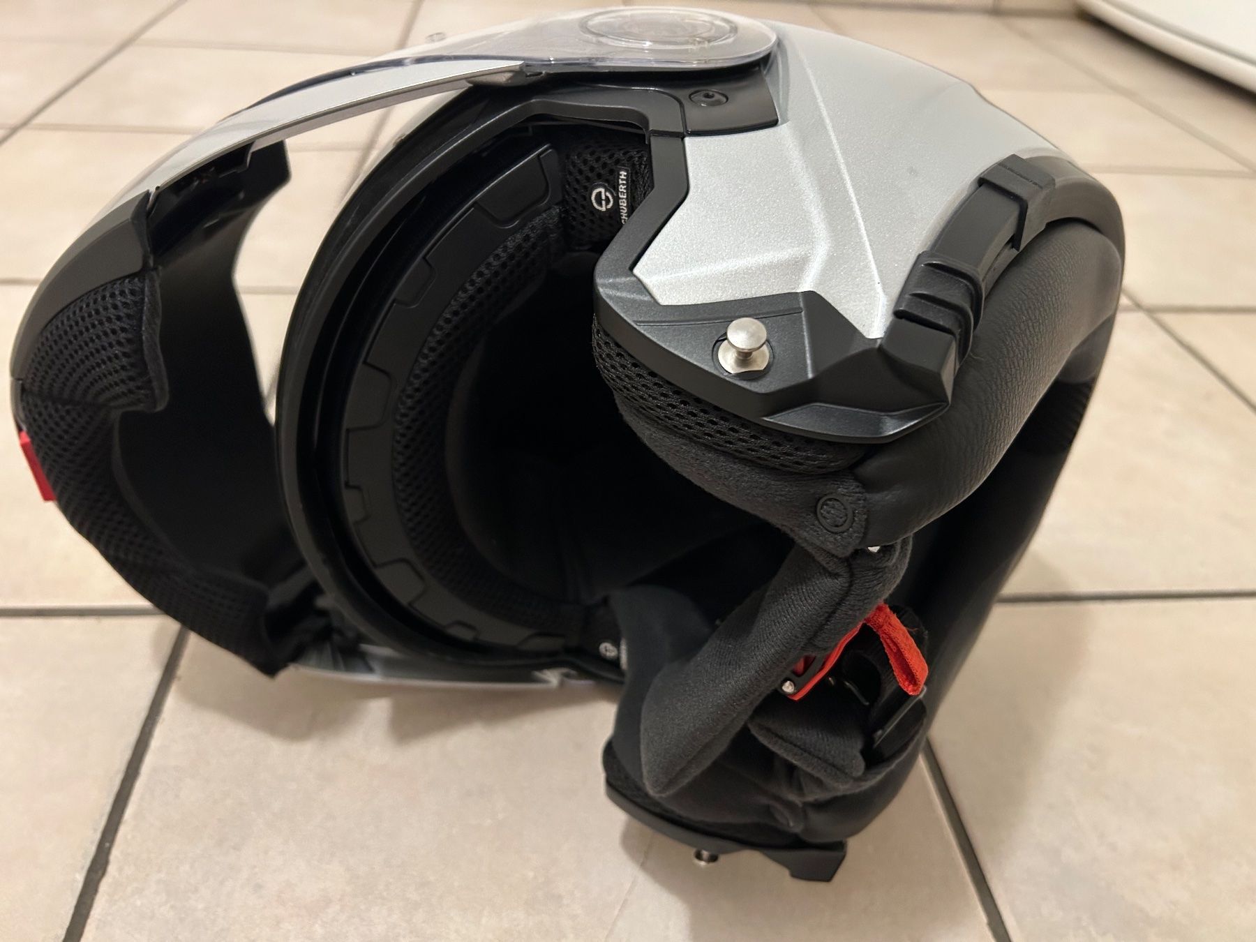 Schuberth Caschi & visiere: Motorradhelm Schuberth silber - Top Zustand – Usato da Würenlos venduto da bae03 4