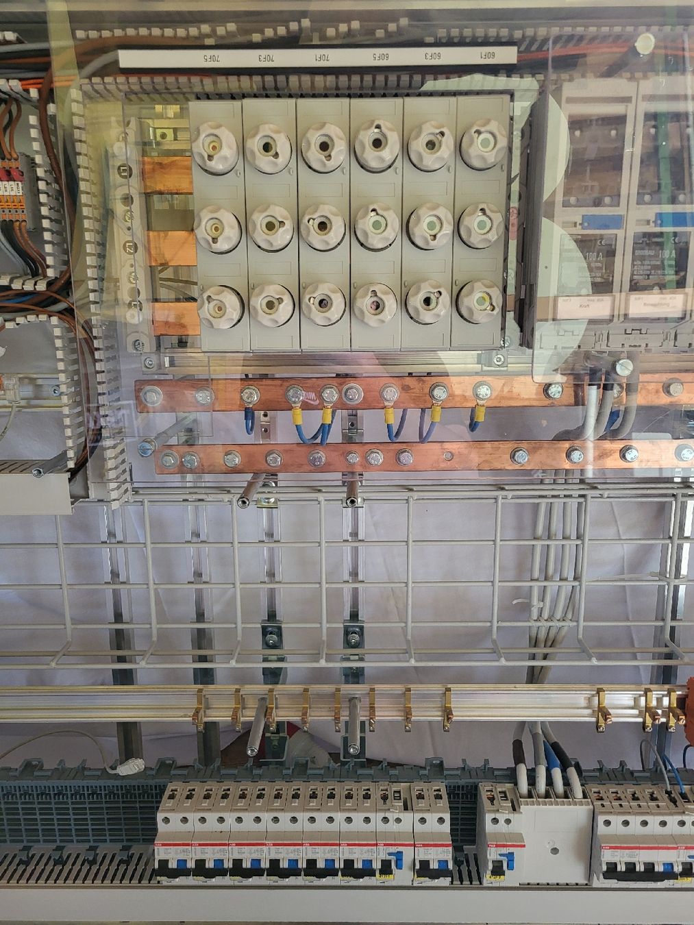 Alimentazione elettrica: ATZ Elektroverteiler, 200x95x21cm – Usato da Alpnach Dorf venduto da str_jdw2 3