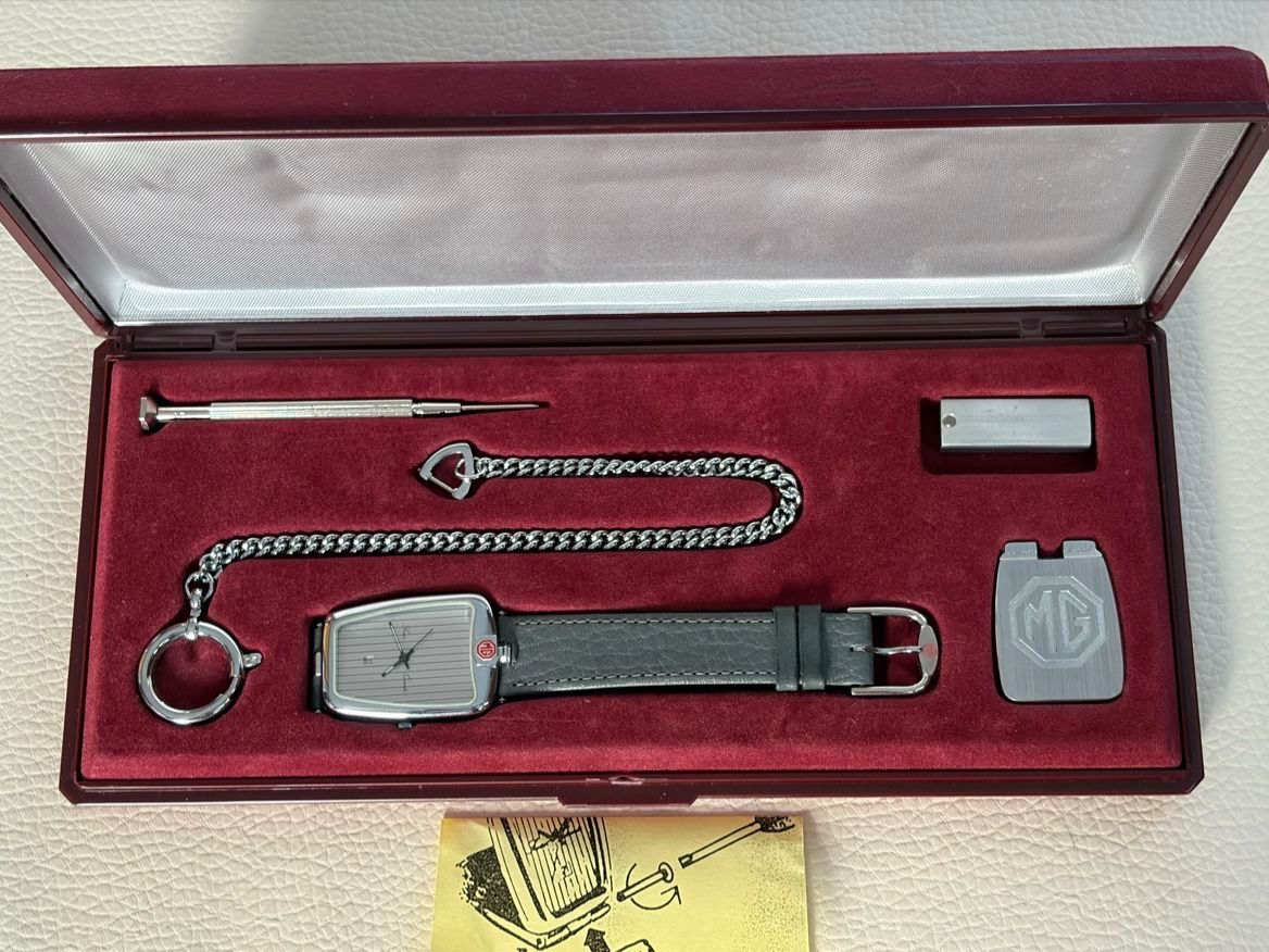 Orologi: Montre MG de collection, set complet avec accessoires – Nuovo (secondo la descrizione) da Posieux venduto da Angeles82