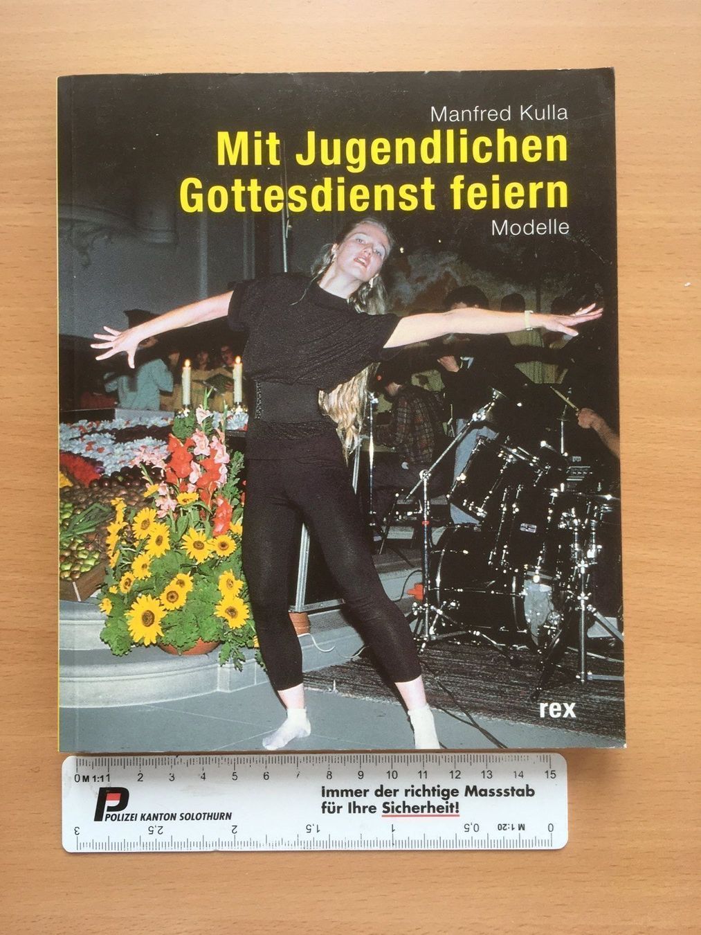 Libri: Mit Jugendlichen Gottesdienst feiern – Nuovo (secondo la descrizione) da Grenchen venduto da Kogi7 1