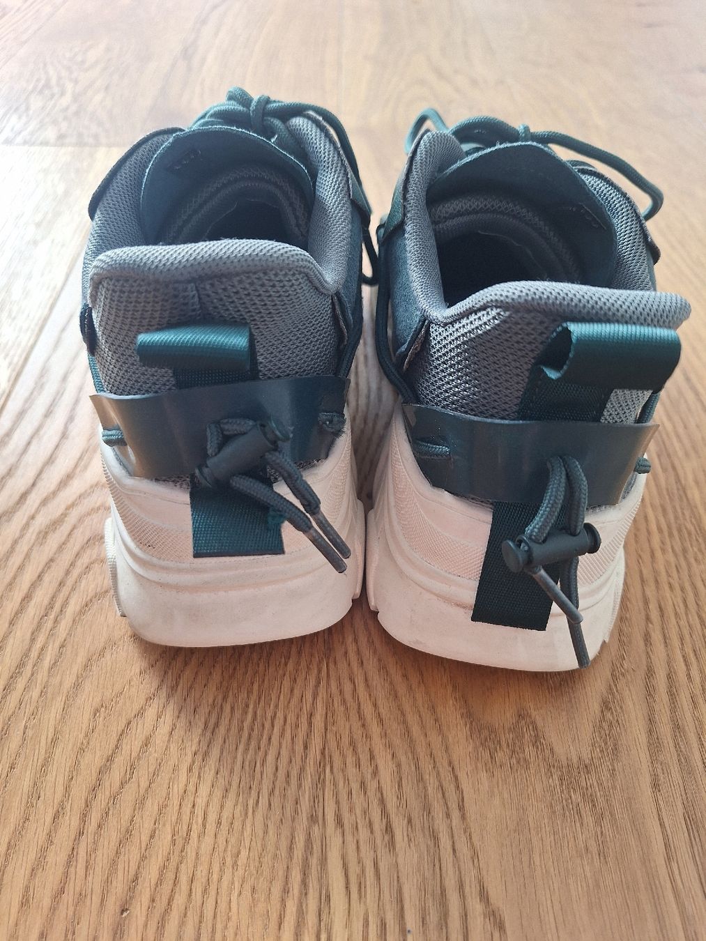Scarpe da donna: essentiel Antwerp sneakers Gr. 38 – Usato da Thalwil venduto da ivi010 3