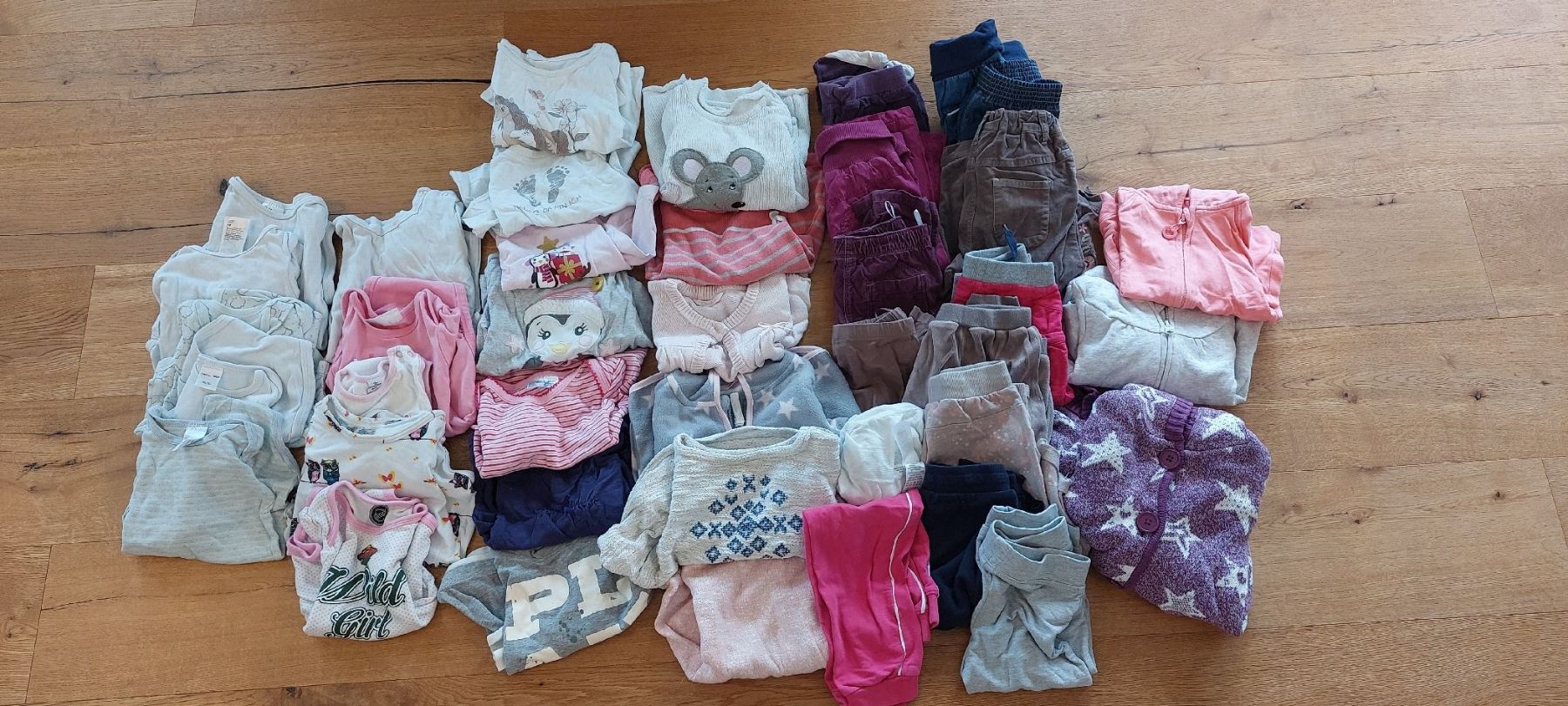 Ensembles coordonnés: 39-teiliges Kleiderpaket Mädchen Grösse 86 – D'occasion à Hellbühl par the-brain