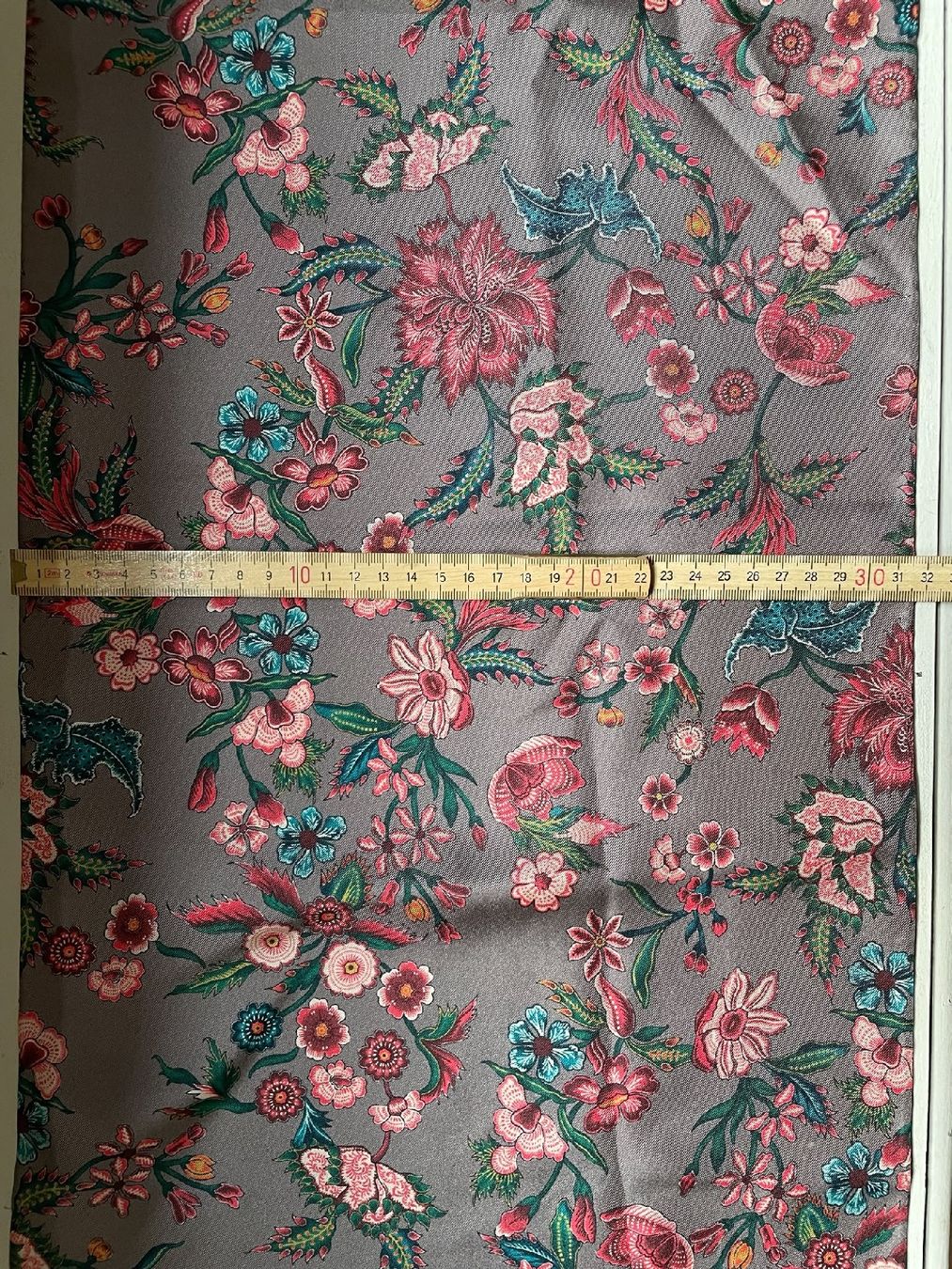 Gucci Foulard & Sciarpe: Orginal Gucci Flora Seidenstola – Usato da St. Gallen venduto da DiesundDas. 6