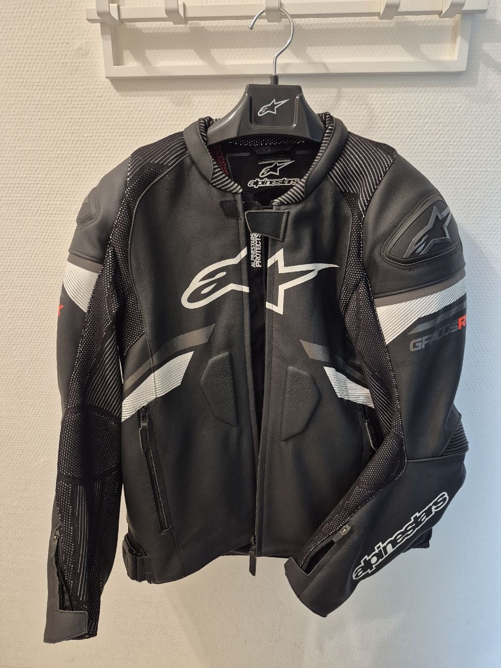 Alpinestars Vestes: Alpinestars GP Plus R V3 Rideknit – D'occasion à Liestal par MirkoU