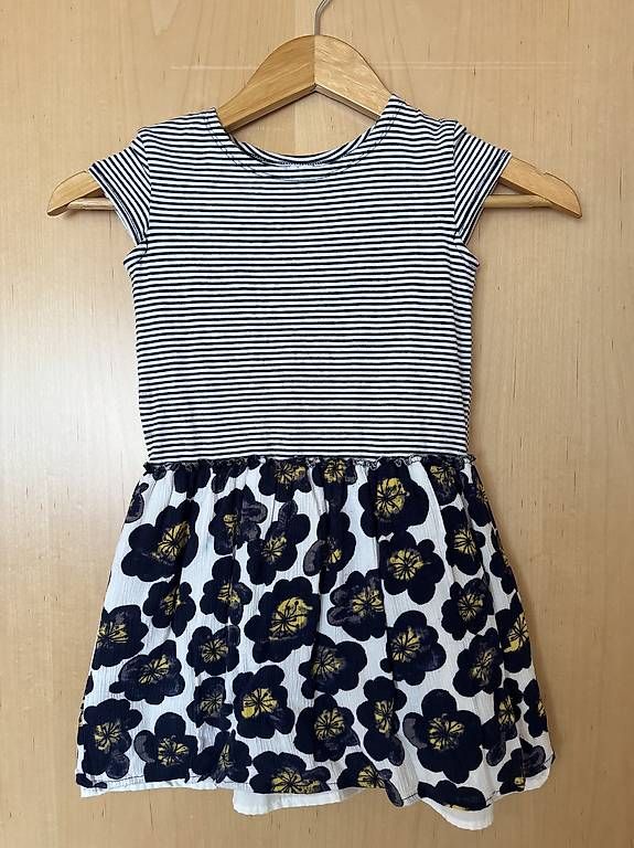 Lotti & Set di vestiti: Kleider 116 Set 5 Stück Kleid – Usato da Eiken venduto da olegiko 2