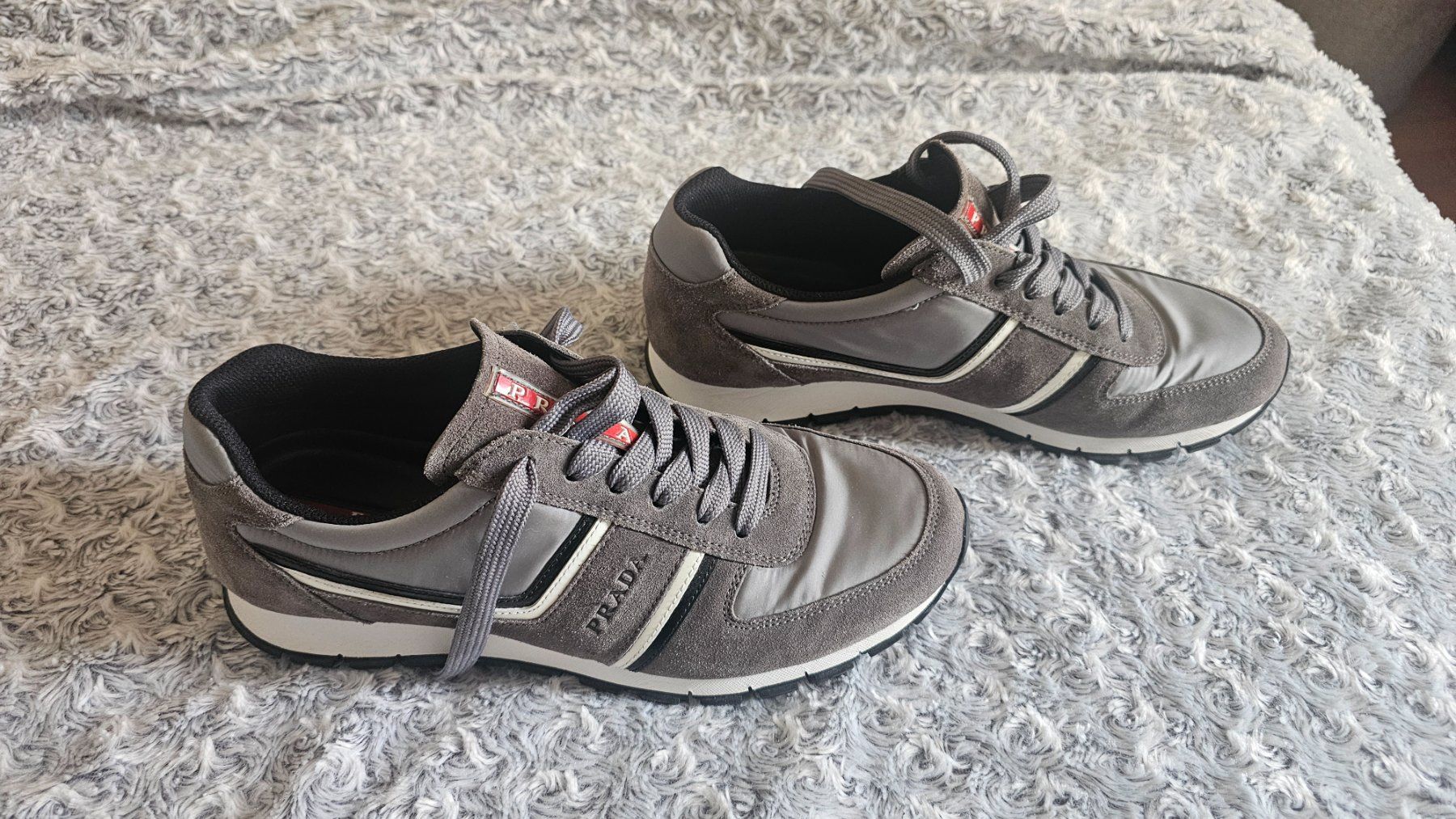 Prada Chaussures hommes: Chaussures Prada taille 42.5 – D'occasion à Etoy par angi020 1