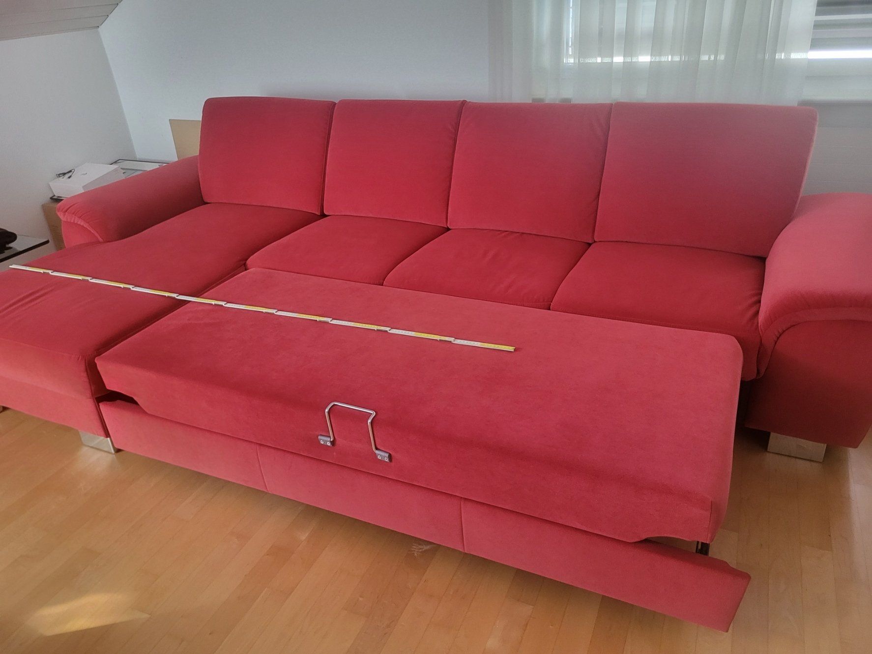 Divani: Rotes Ecksofa mit Schlaffunktion - Top Zustand! – Usato da St. Gallen venduto da and_8c5r 1