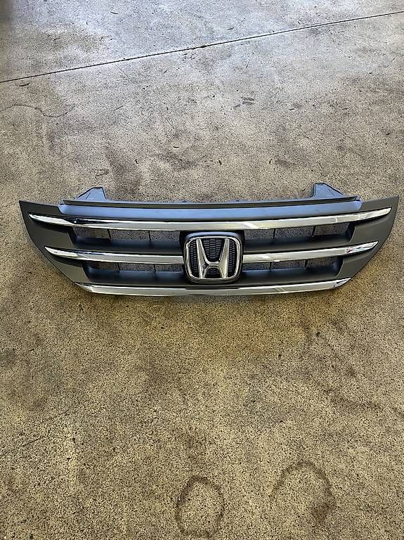 Tutti pezzi di ricambio auto: Honda CR-V Originalgrill neu Fr. 200  – Usato da Baar venduto da Celicats3