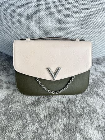 Louis Vuitton VERY Messenger Bag in Olive / Coquille Beige