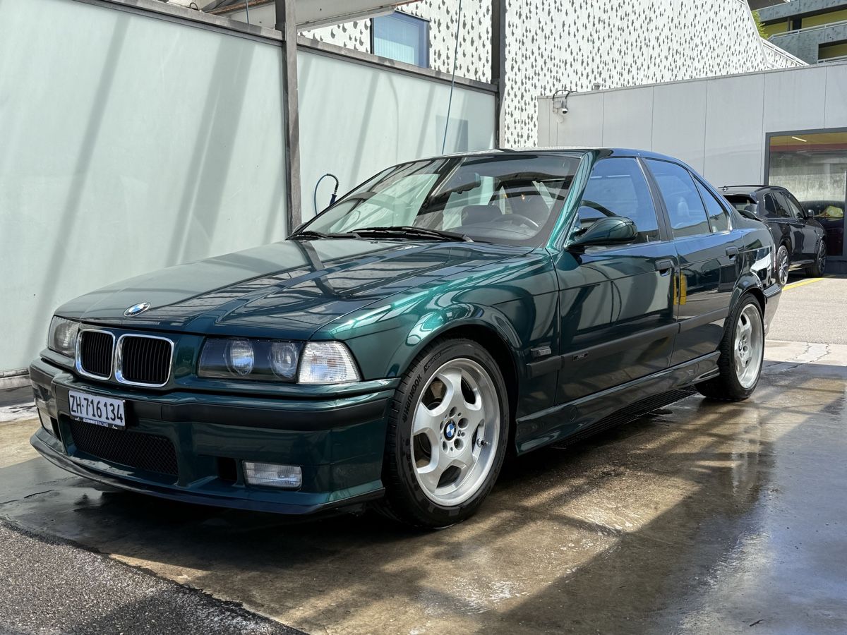 BMW Autos: M3 E36 3.0 Limousine (einer von 1.283 gebauten Exemplaren) – Gebraucht aus Winterthur von Mlendi