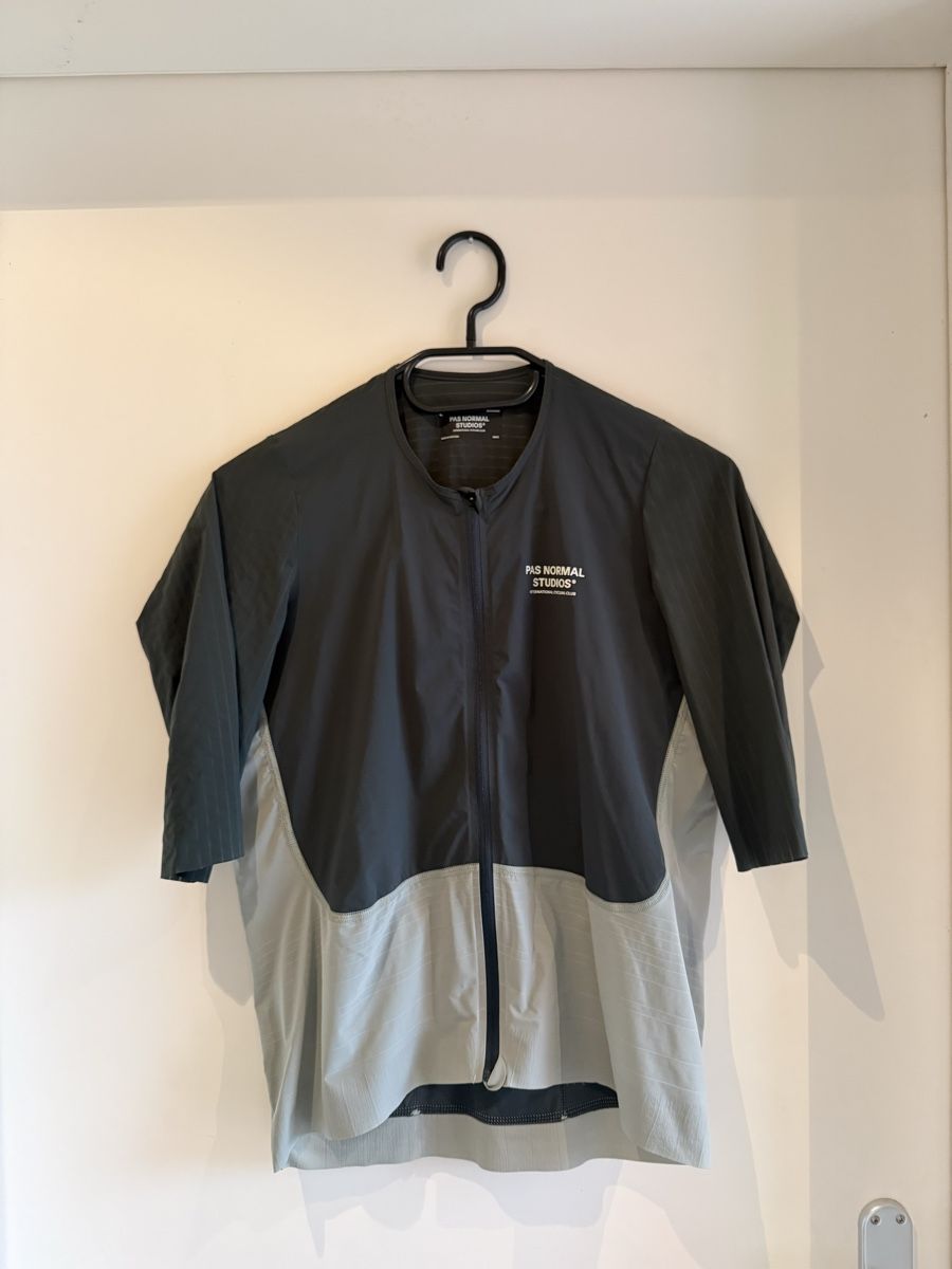 Pas Normal Studios Leibchen & Hosen: Pas normal studio mechanism pro  – Gebraucht aus Sugiez von Rulio_xx