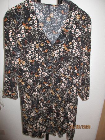 blumiges Kleidli M super bequem