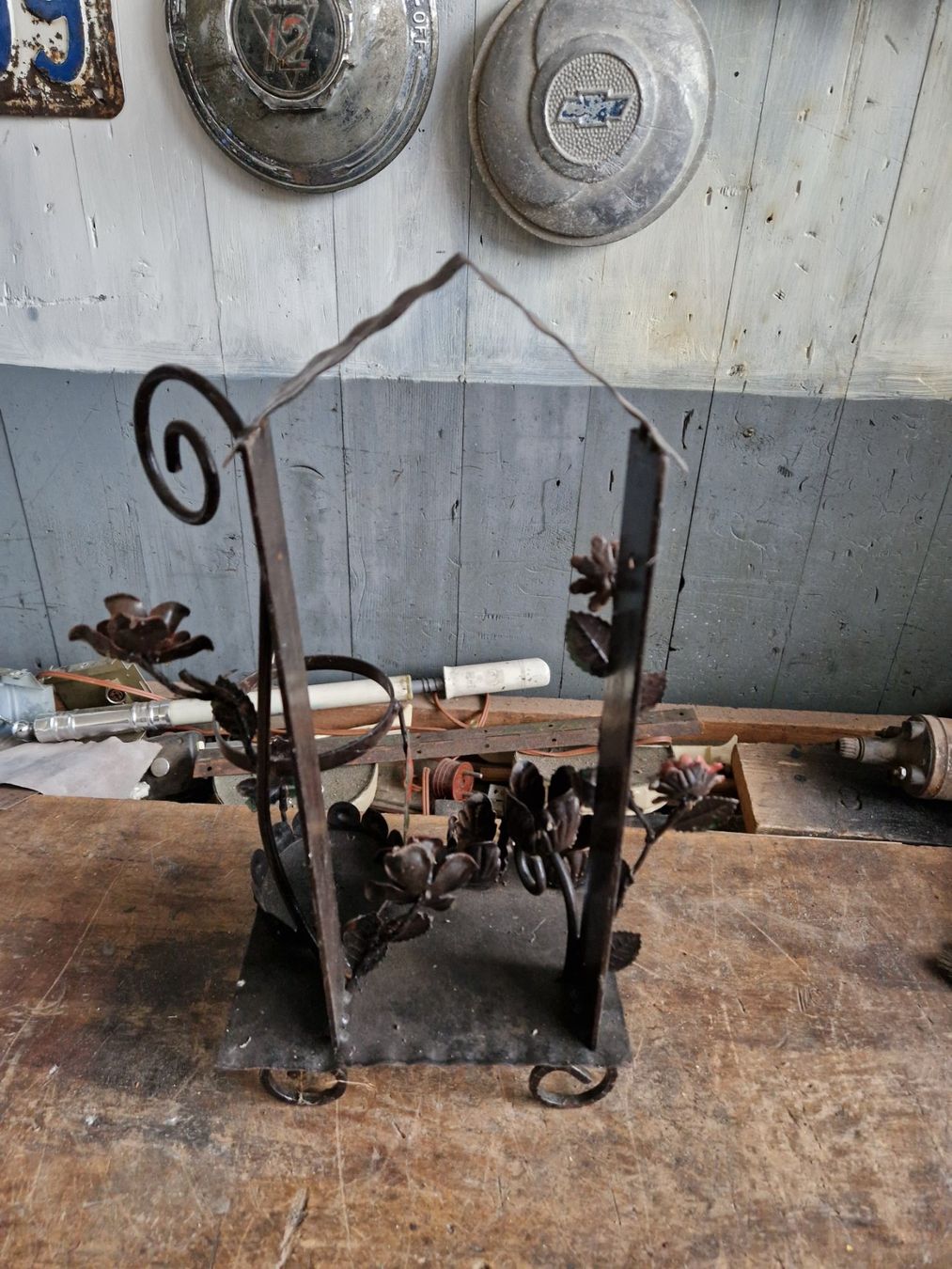 Portacandele: Antico candelabro in ferro – Usato da sementina venduto da patrol01 5