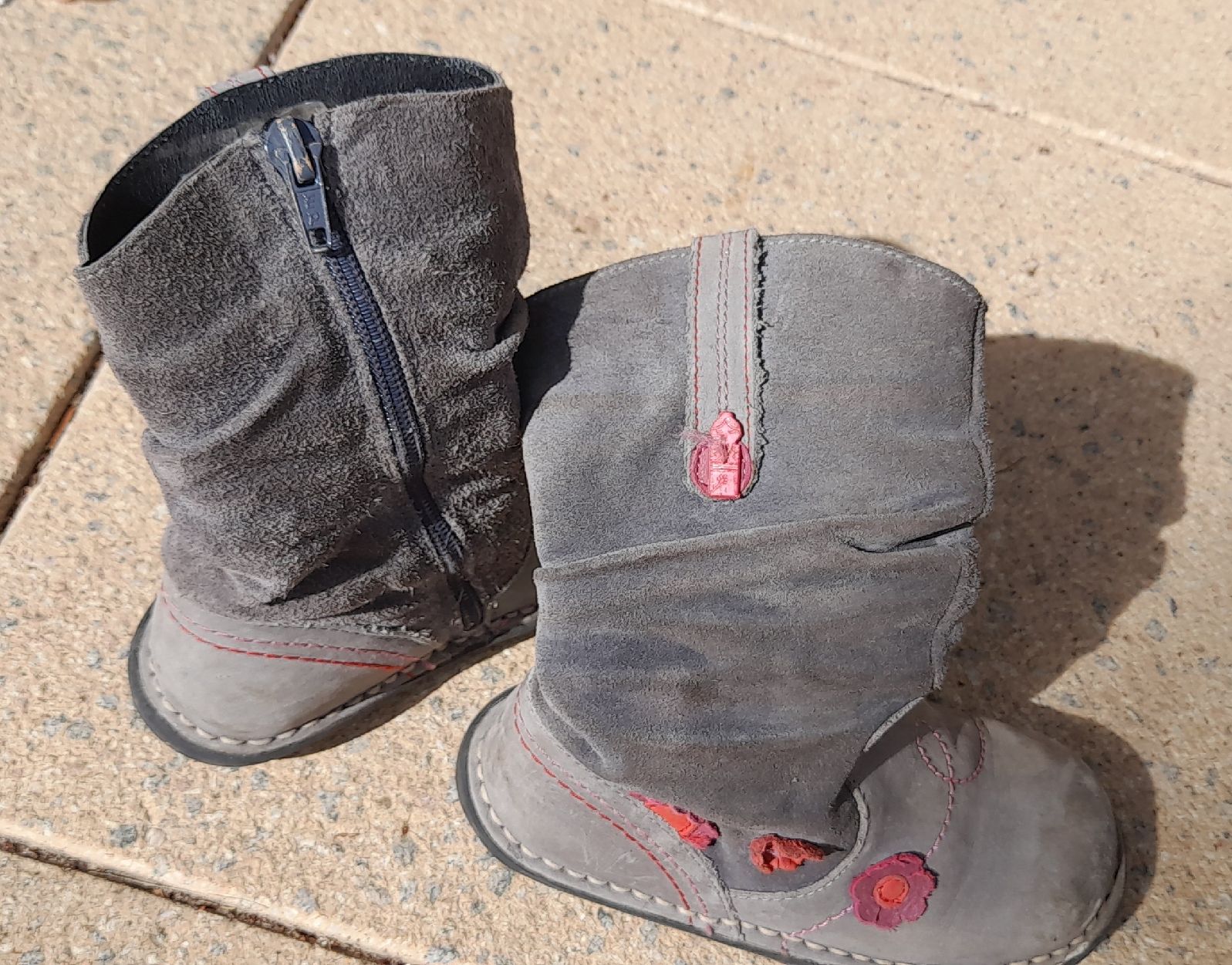 Schuhe für Mädchen: Stiefeletten Gr. 27 – Gebraucht aus Fontaines NE von neuch123 1