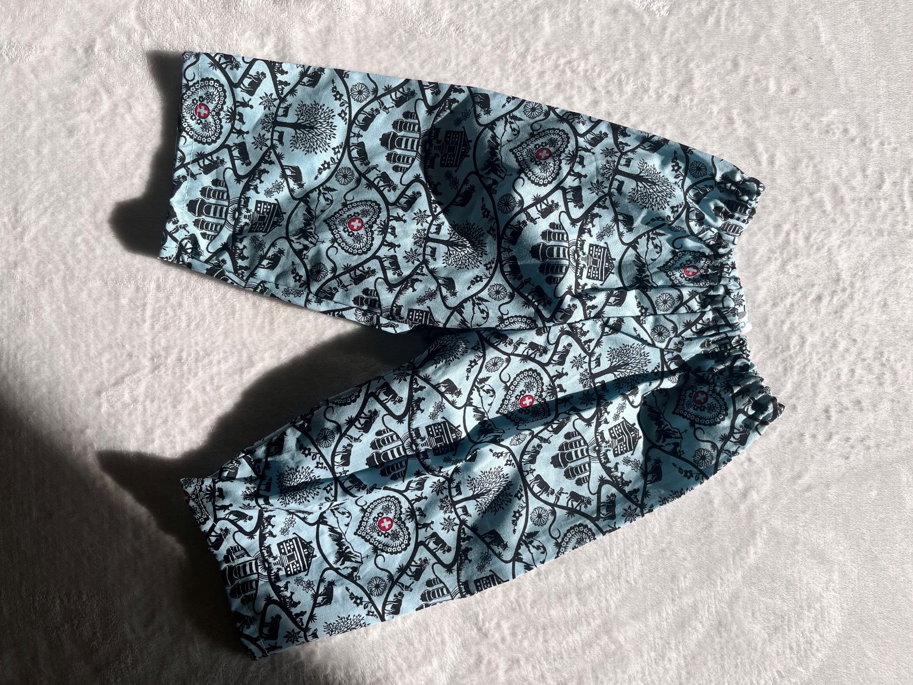 Pantaloni: 1 Kinder Hose selbst genäht – Nuovo e nell'imballaggio originale da Büsserach venduto da bor_s88m