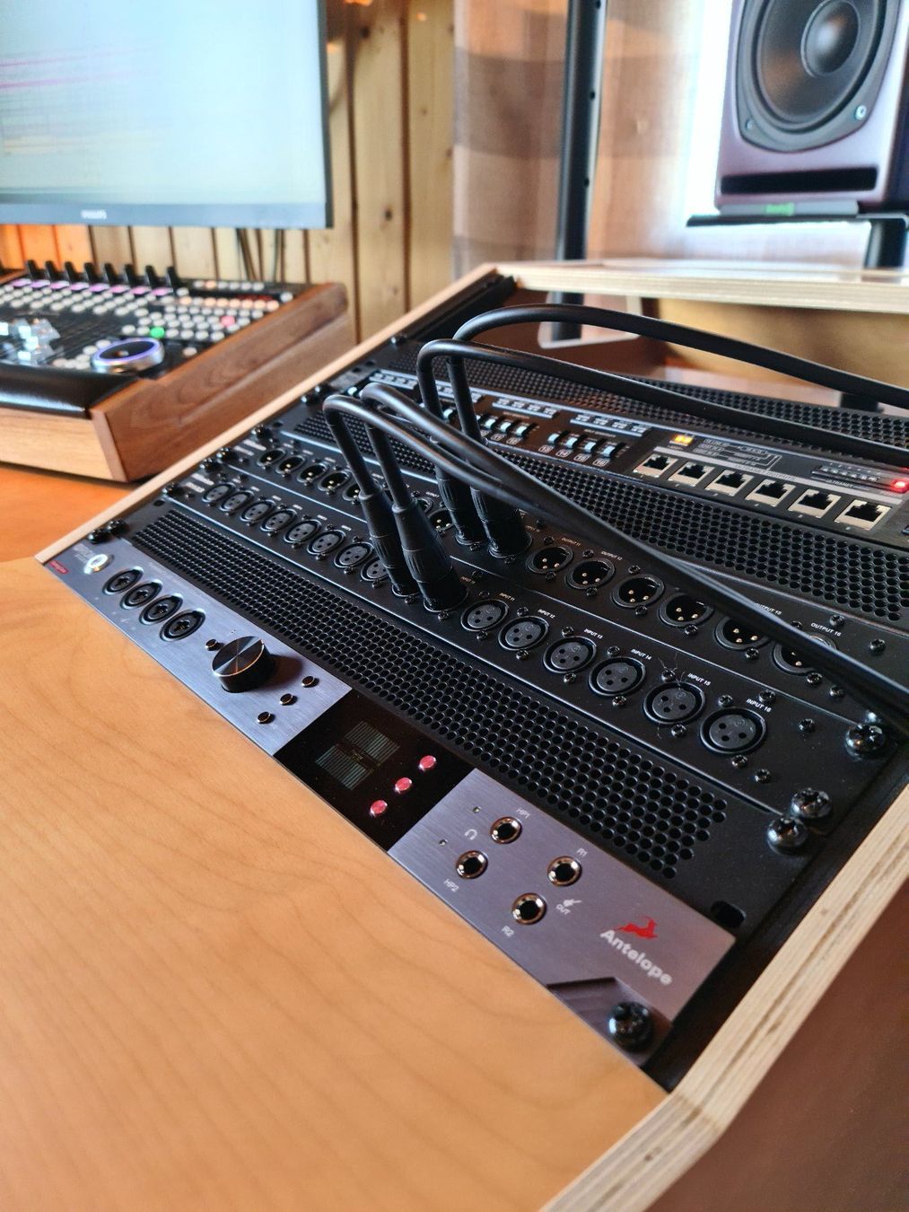 Attrezzatura per studi di registrazione: Antelope Orion Studio Synergy Core + Ultimate FX Collection – Usato da Farvagny-le-Petit venduto da dru_w5b6