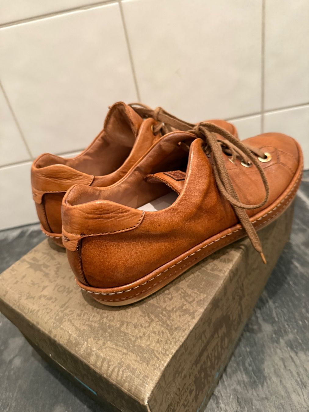 Moma Scarpe da uomo: Moma Sneaker braun Gr. 40 – Usato da Chur venduto da spicebone 1