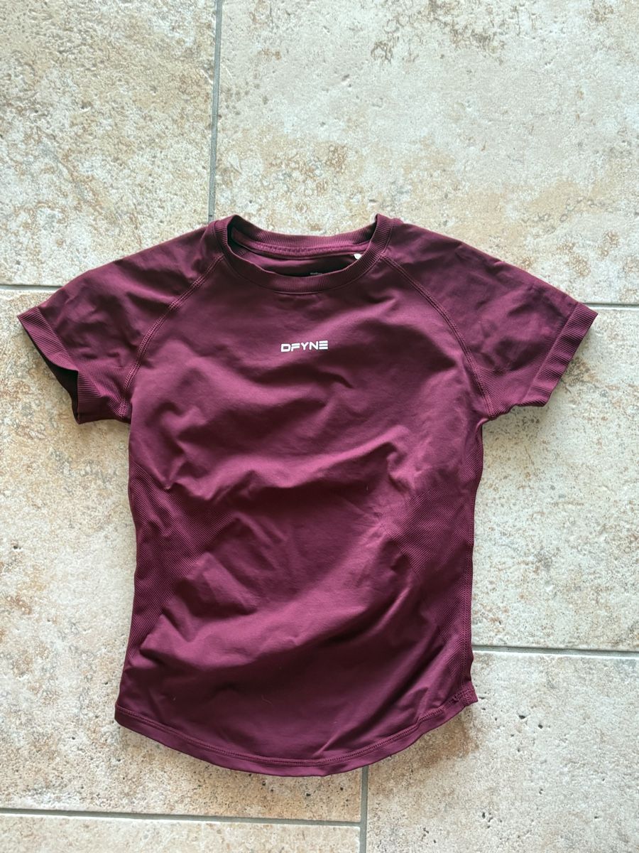 T-Shirts: Dfyne impact short sleeve top – Neu (gemäss Beschreibung) aus St-Prex von Chiaralop